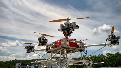 常鋒70KG油動(dòng)多旋翼無(wú)人機(jī)首飛成功